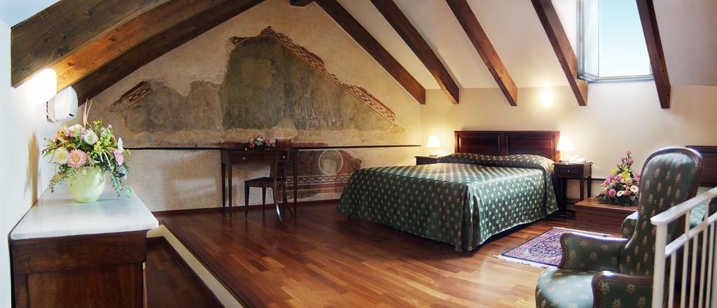 Palazzo Vescovile Hotel Noli Cameră foto